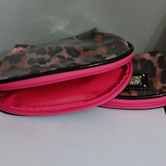 Juicy couture 2pc Cosmetic bag Pink & Loepard print - Picture 7 of 7